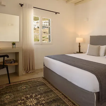 Cova Mykonos Elia (Mykonos)